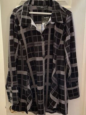 Attitudes by Renee Women’s Button Front Swing Shirt  Black and White NWT. Large
